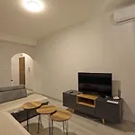 Hostel 42