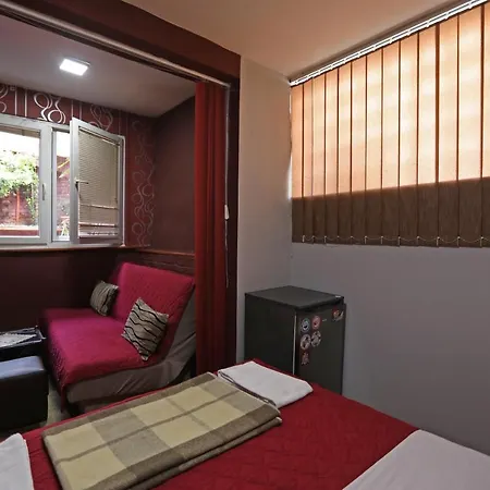 Hostel 42