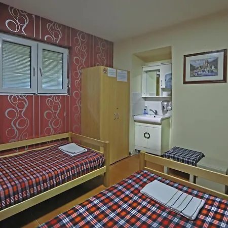 42 Хостел Скоп'є